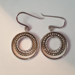Round earrings